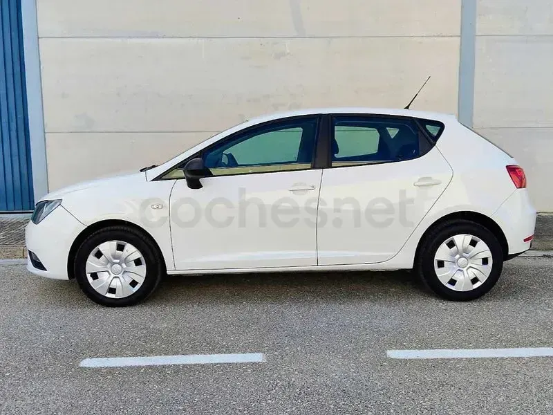 Usado Seat Ibiza Reference 90 CV (66 kW) 2017 Blanco Berlina