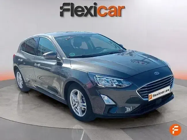 Usado Ford Focus Trend+ 125 CV (91 kW) 2019 Gris Berlina