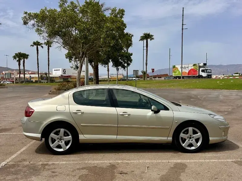 Usado Peugeot 407 Sport 136 CV (100 kW) 2008 Beige Berlina