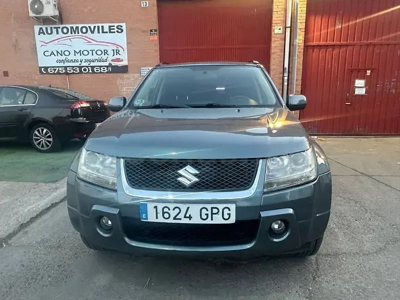 Usado Suzuki Grand Vitara 129 CV (94 kW) 2009 Gris / plata SUV