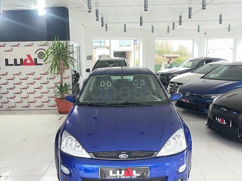 Usado Ford Focus RS 220 CV (161 kW) 2003 Azul Berlina