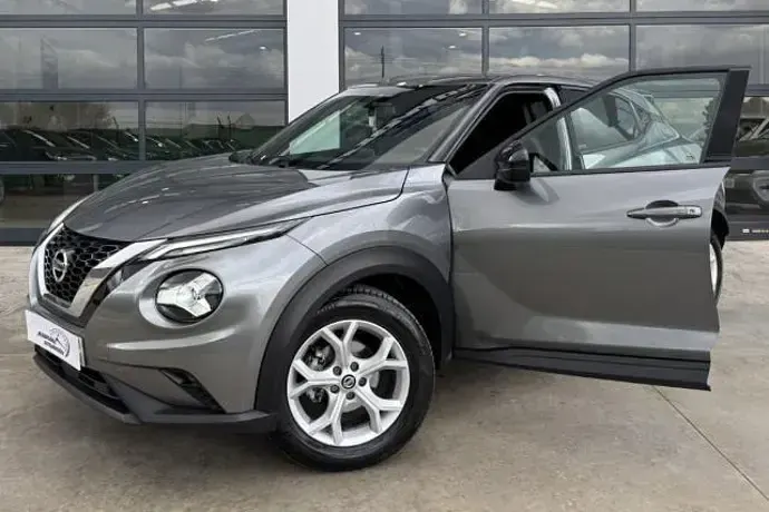 Usado Nissan Juke N-Connecta 114 CV (83 kW) 2022 Gris SUV