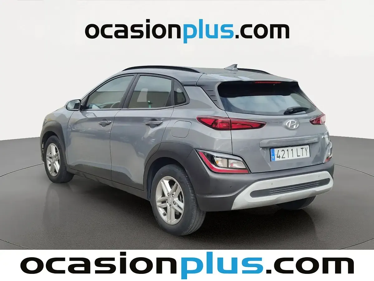 Usado Hyundai Kona 120 CV (88 kW) 2021 Gris SUV