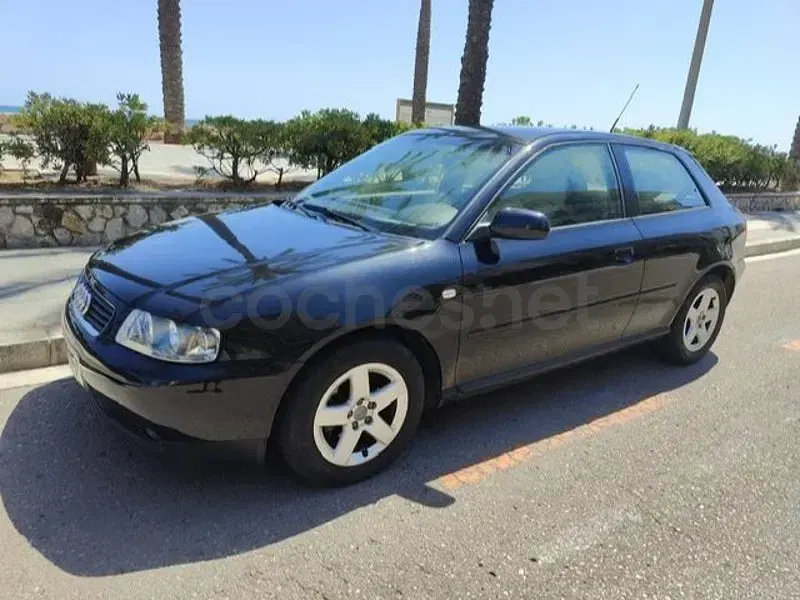 Usado Audi A3 Ambiente 115 CV (84 kW) 2003 Azul Utilitario