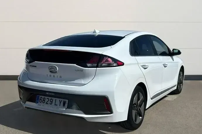 Usado Hyundai Ioniq 141 CV (103 kW) 2022 Blanco Utilitario