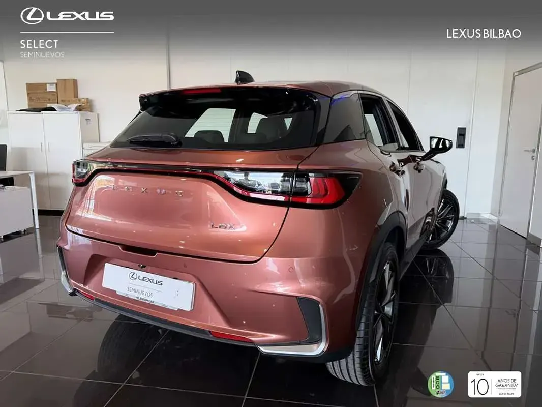 Usado Lexus LBX 136 CV (100 kW) 2026 Marrón SUV
