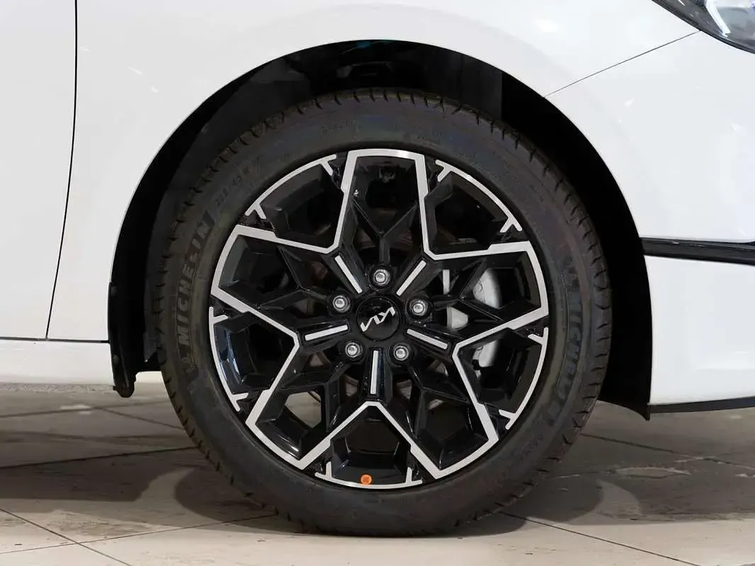 Nuevo Kia Ceed Style 101 CV (74 kW) 2025 Blanco Utilitario