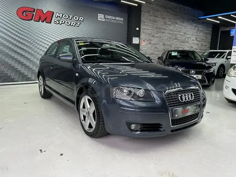 Usado Audi A3 Attraction 140 CV (102 kW) 2007 Gris / plata Utilitario