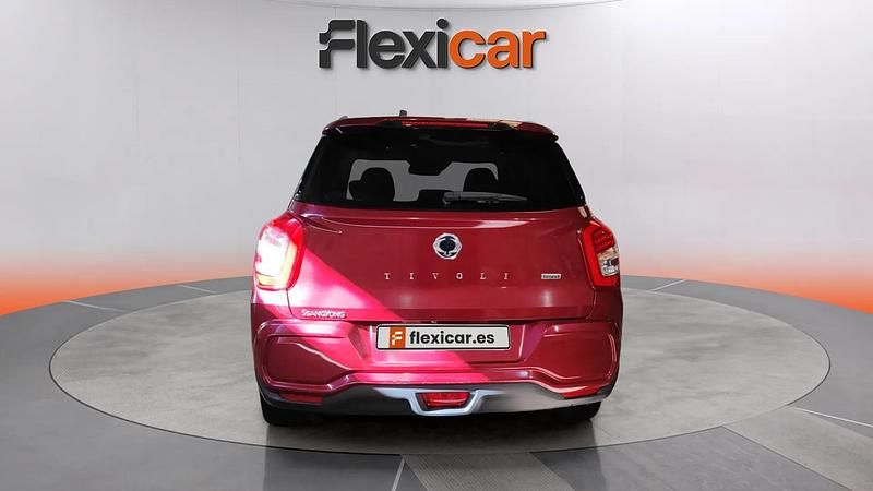 Usado Ssangyong (KGM) Tivoli 163 CV (119 kW) 2023 Rojo SUV