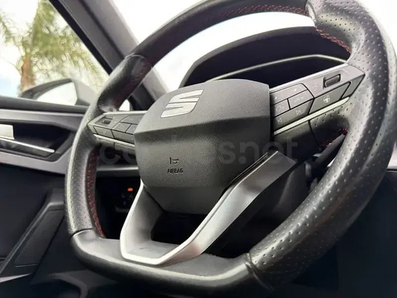 Usado Seat Leon FR 204 CV (150 kW) 2021 Gris Familiar