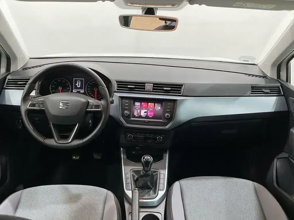 Usado Seat Arona Ecomotive 116 CV (85 kW) 2019 Blanco SUV