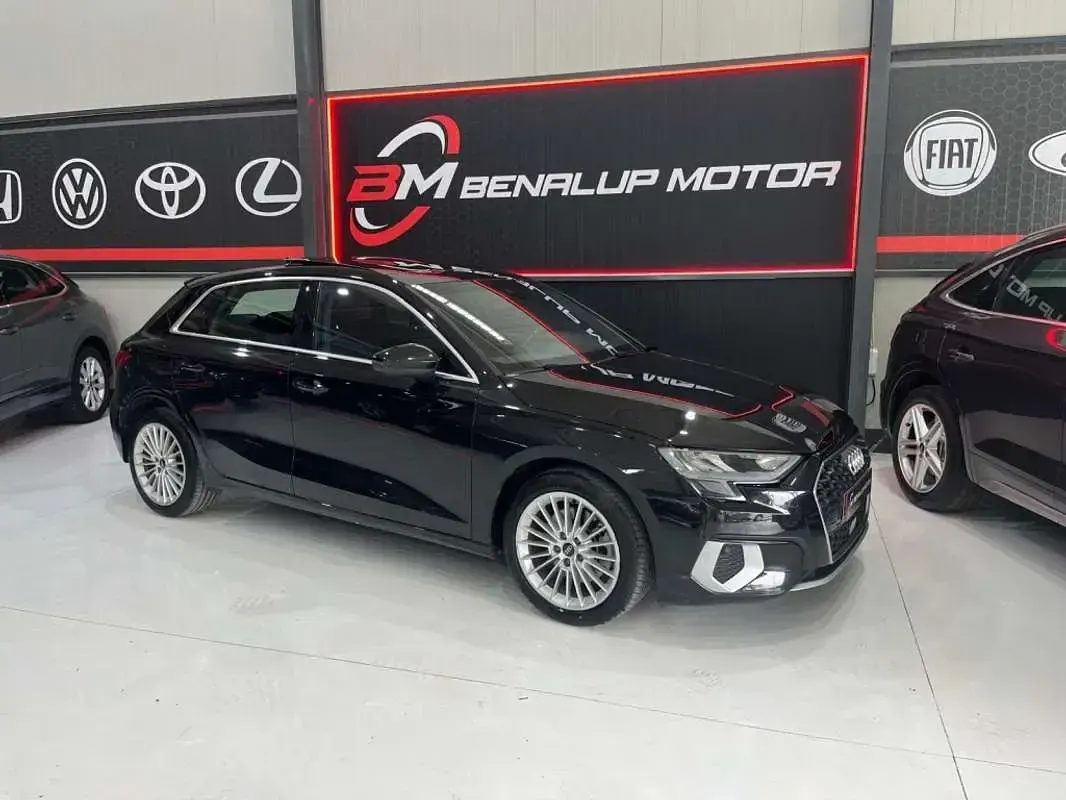 Usado Audi A3 Sportback 110 CV (80 kW) 2021 Negro Utilitario