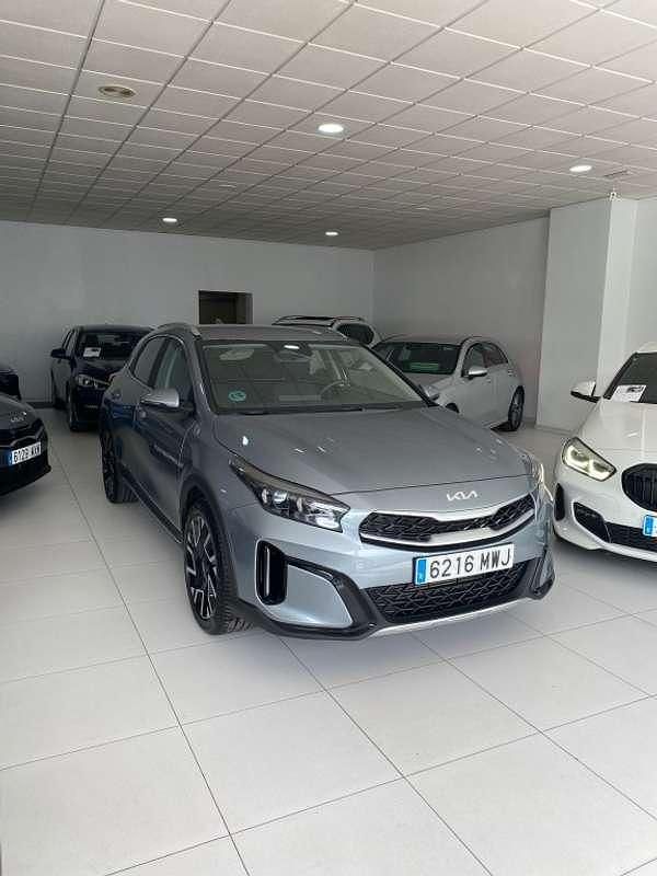 Usado Kia XCeed 101 CV (74 kW) 2024 Gris SUV