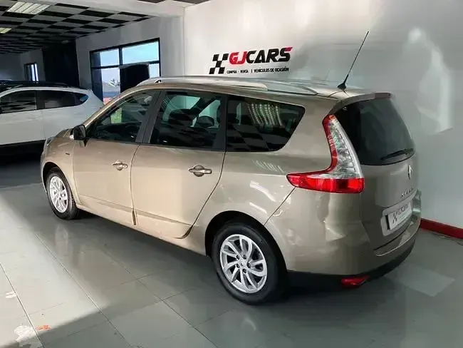 Usado Renault Scénic III LIMITED 110 CV (80 kW) 2014 Marrón