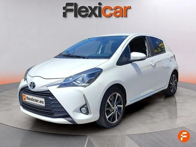 Usado Toyota Yaris Active 69 CV (50 kW) 2019 Blanco Berlina