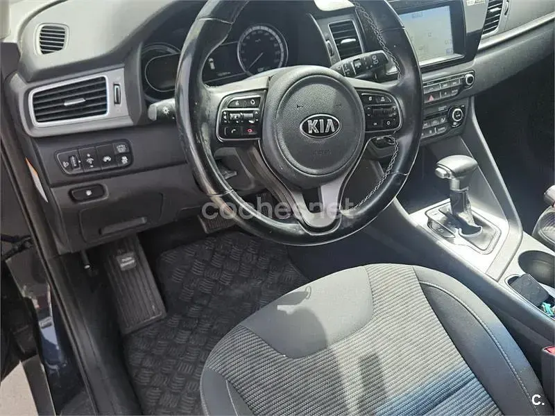 Usado Kia Niro 141 CV (103 kW) 2018 Negro SUV