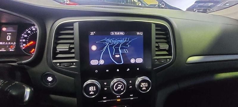 Usado Renault Mégane IV Equilibre 116 CV (85 kW) 2022 Negro Utilitario