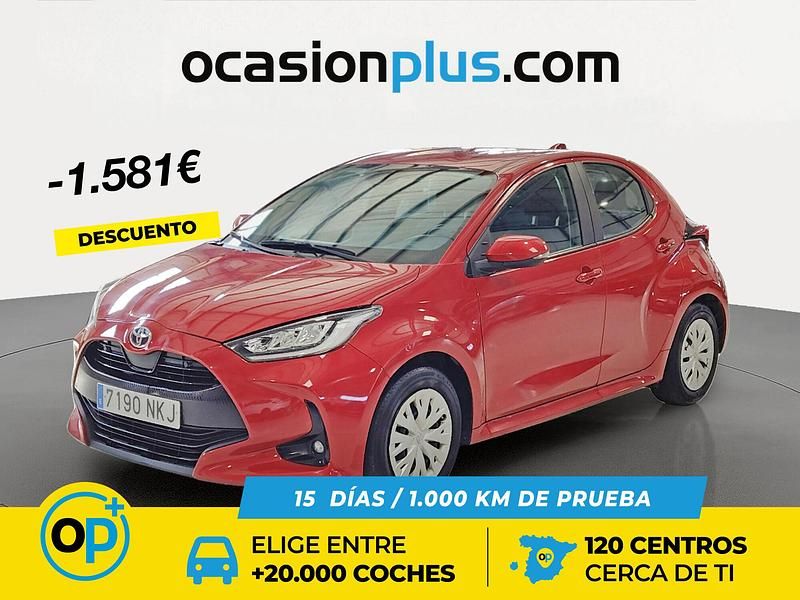 Usado Toyota Yaris Hybrid Business Edition 116 CV (85 kW) 2022 Rojo