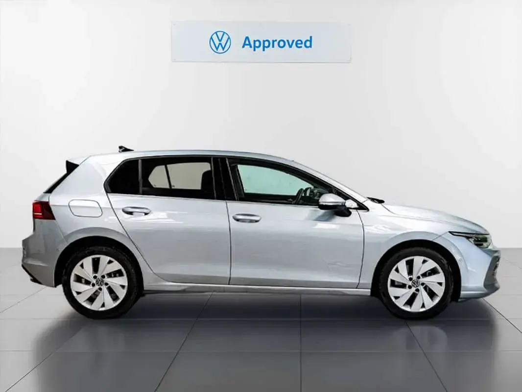 Usado VW Golf VIII Style 204 CV (150 kW) 2025 Plateado Berlina