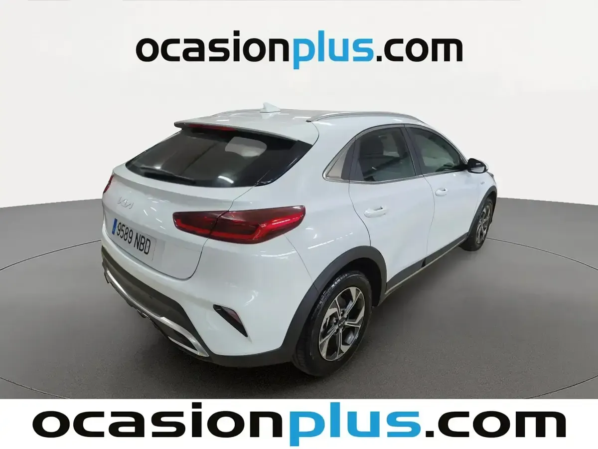 Usado Kia XCeed 100 CV (73 kW) 2025 Blanco SUV