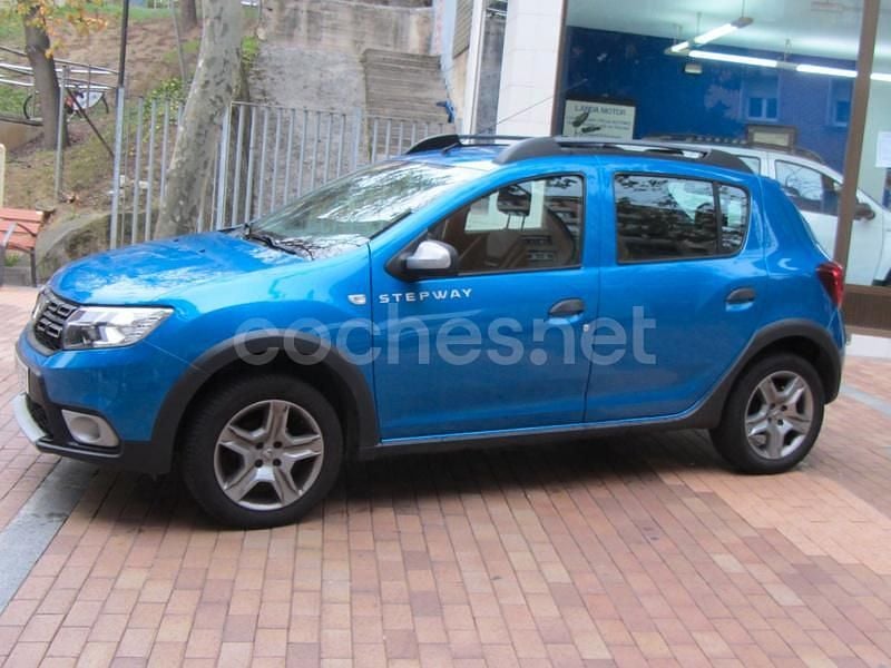 Azul Usado 2020 Dacia Sandero Comfort Berlina | 8990 € (Super precio) - Imagen 1/4