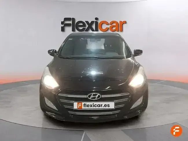 Usado Hyundai i30 Blackline 110 CV (80 kW) 2016 Negro Berlina