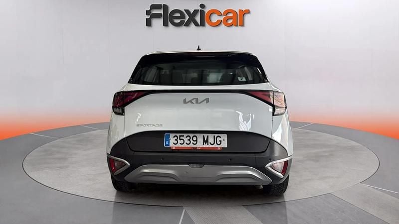 Usado Kia Sportage 136 CV (100 kW) 2023 Blanco SUV