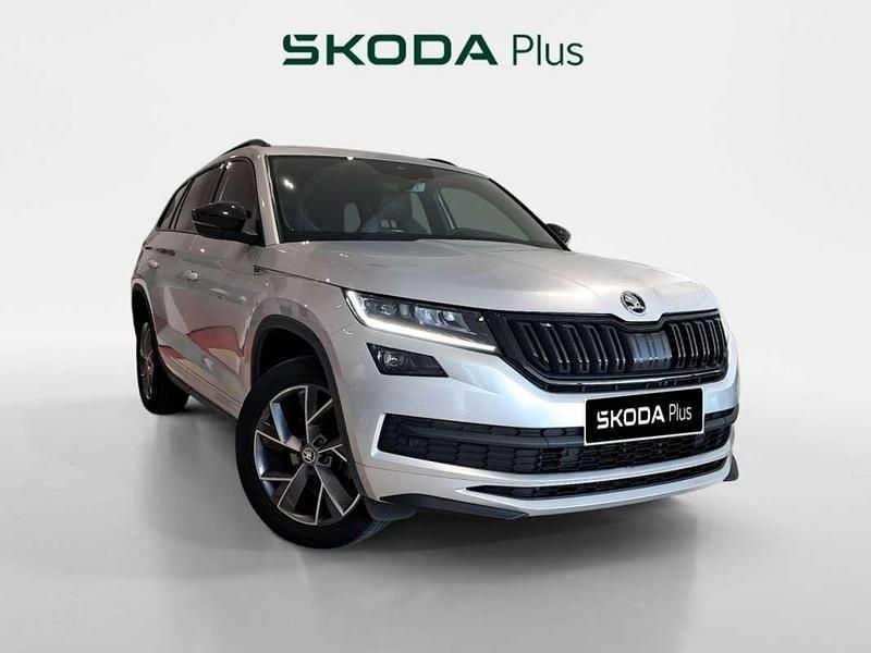 Gris Usado 2021 Skoda Kodiaq SportLine SUV | 27.990 € (Un poco caro) - Imagen 1/4