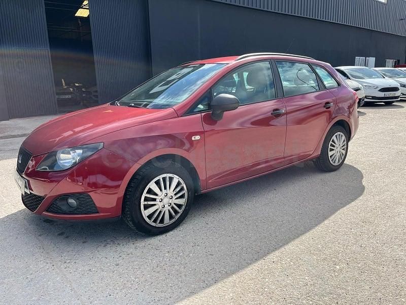 Usado Seat Ibiza ST Style 90 CV (66 kW) 2011 Rojo Familiar