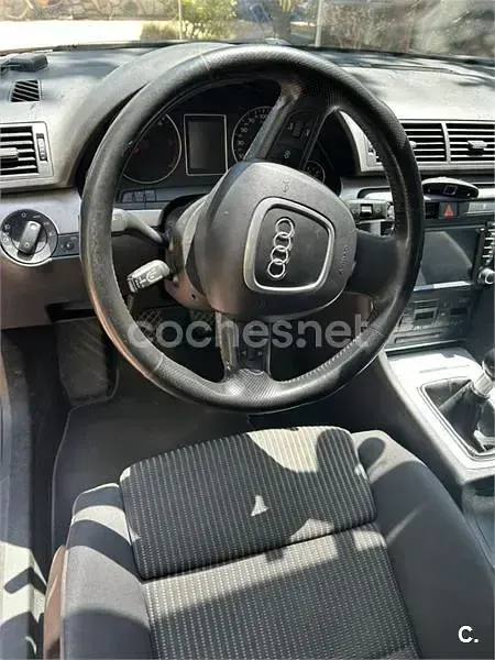Usado Audi A4 S-Line 140 CV (102 kW) 2005 Azul Berlina
