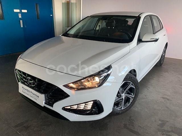 Blanco Usado 2024 Hyundai i30 Berlina | 18.250 € (Precio justo) - Imagen 1/4