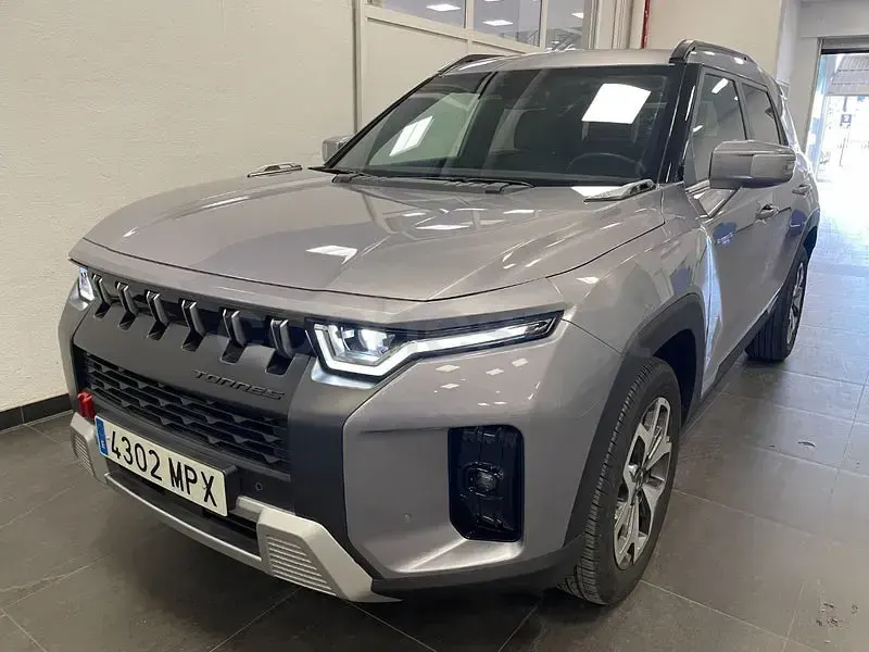 Usado KGM Torres 163 CV (119 kW) 2024 Gris / plata SUV