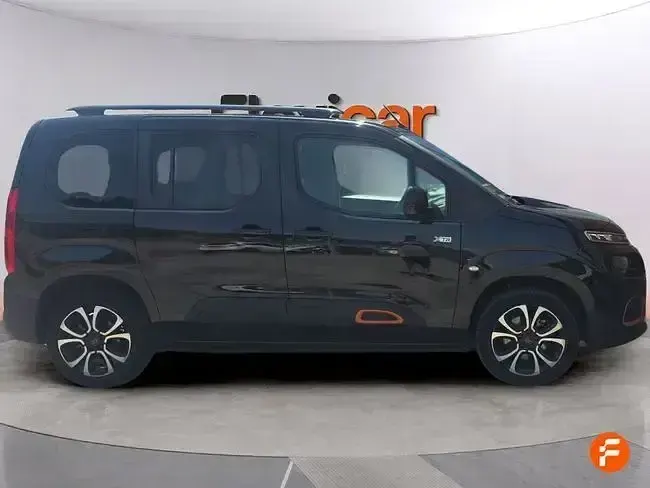 Usado Citroën Berlingo Feel 130 CV (95 kW) 2020 Negro Monovolumen