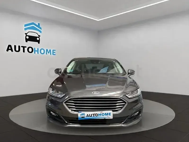 Usado Ford Mondeo Trend 150 CV (110 kW) 2019 Azul Familiar