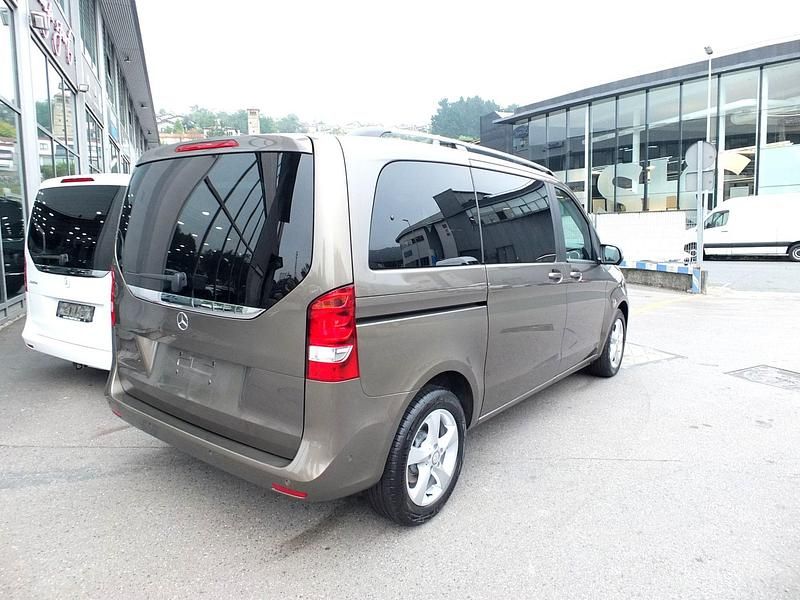Usado Mercedes V220 163 CV (119 kW) 2017 Marrón Monovolumen