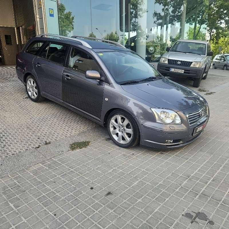 Usado Toyota Avensis Executive 147 CV (108 kW) 2004 Gris Berlina