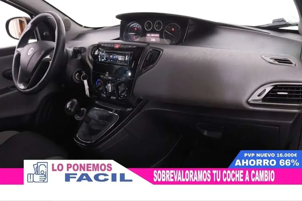 Usado Lancia Ypsilon 69 CV (50 kW) 2016 Negro Utilitario