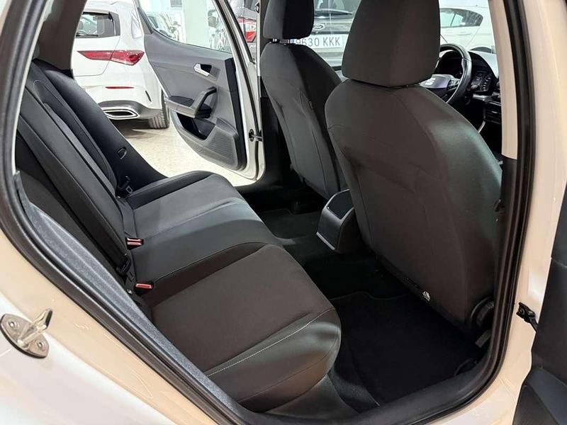 Usado Seat Leon Style 116 CV (85 kW) 2021 Blanco Utilitario