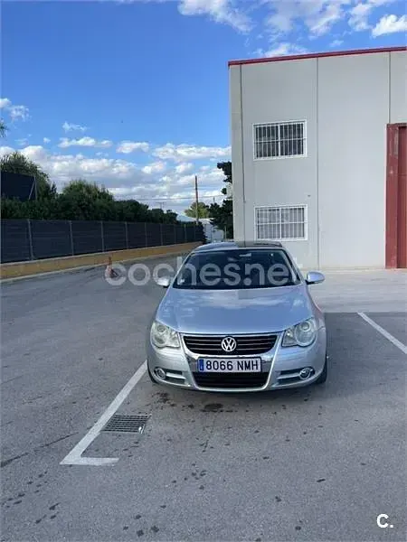 Usado VW Eos Individual 140 CV (102 kW) 2007 Gris / plata Descapotable