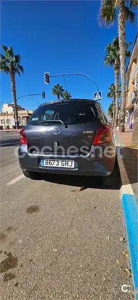 Usado Toyota Yaris 90 CV (66 kW) 2008 Gris / plata Utilitario