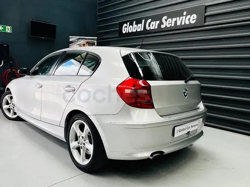 Usado BMW 120 Comfort Edition 177 CV (130 kW) 2009 Gris / plata Utilitario