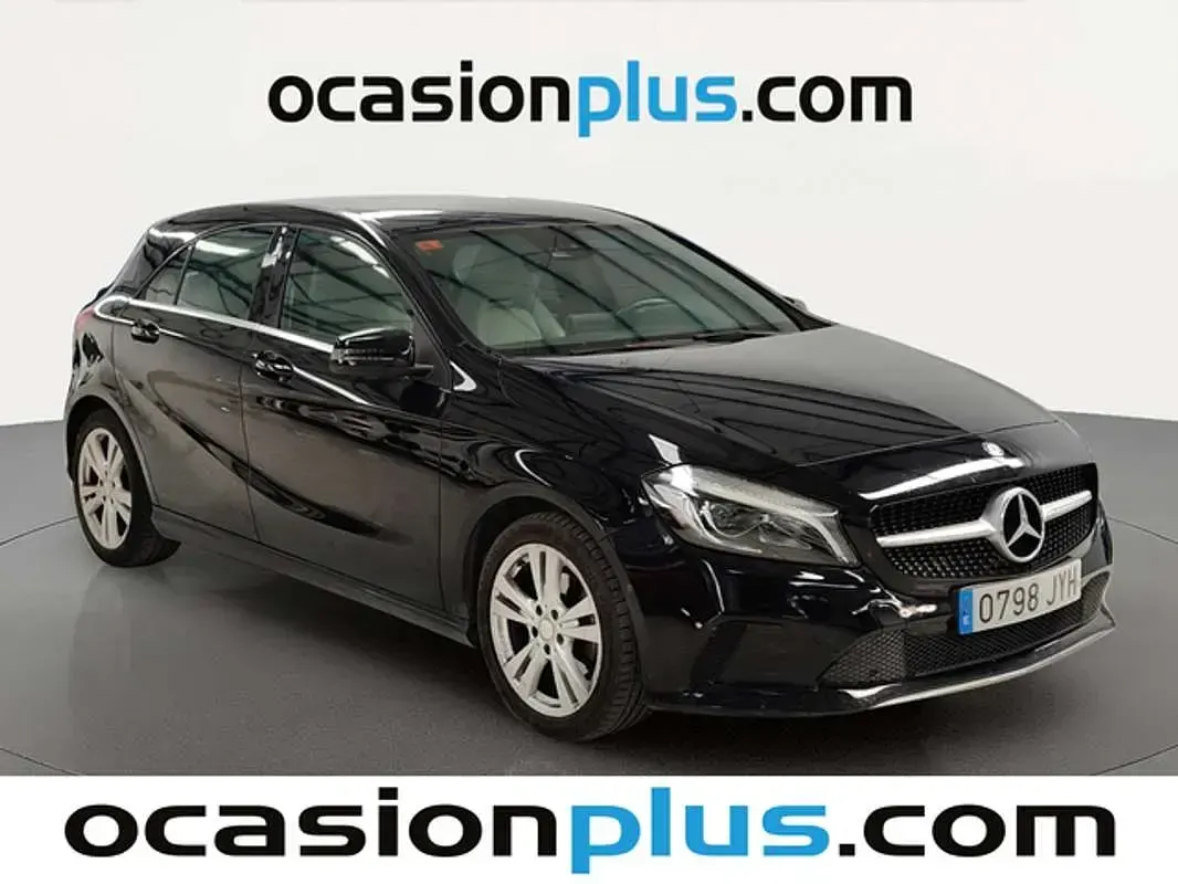 Usado Mercedes A200 136 CV (100 kW) 2017 Negro Utilitario