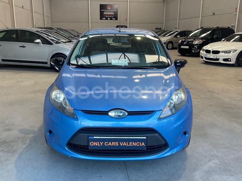 Usado Ford Fiesta Trend 68 CV (50 kW) 2010 Azul Berlina
