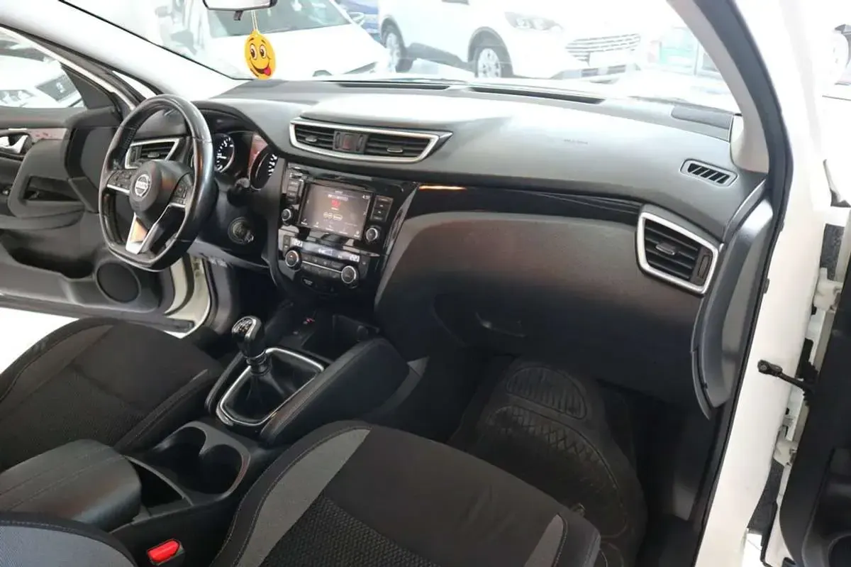 Usado Nissan Qashqai Acenta 114 CV (83 kW) 2020 Blanco SUV
