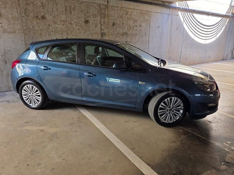 Usado Opel Astra Excellence 110 CV (80 kW) 2015 Azul Berlina