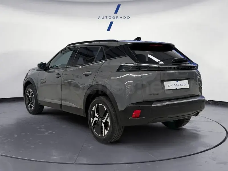 Usado Peugeot 2008 Allure 100 CV (73 kW) 2024 Gris / plata SUV