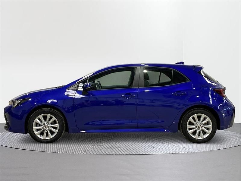 Usado Toyota Corolla Active 140 CV (102 kW) 2025 Azul florida Berlina