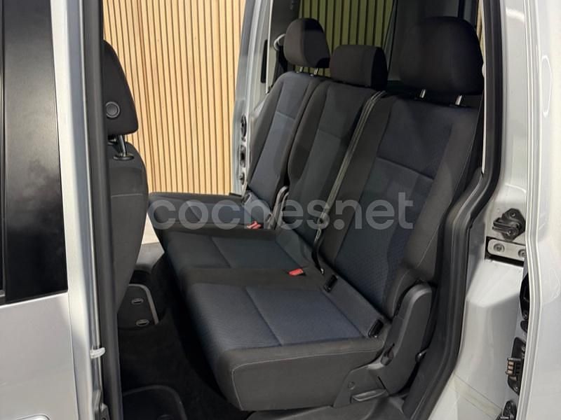 Usado VW Caddy Trendline 102 CV (75 kW) 2016 Gris / plata Monovolumen