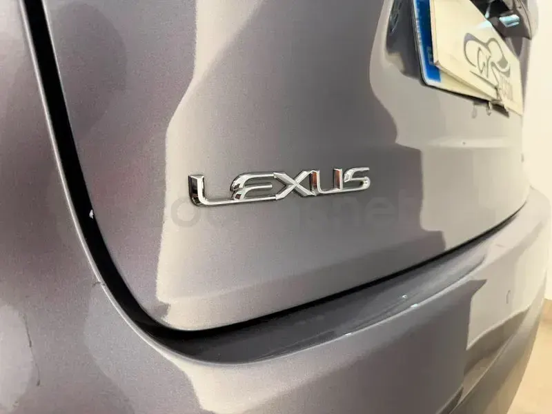 Usado Lexus NX300h Executive Line 197 CV (144 kW) 2017 Gris / plata SUV