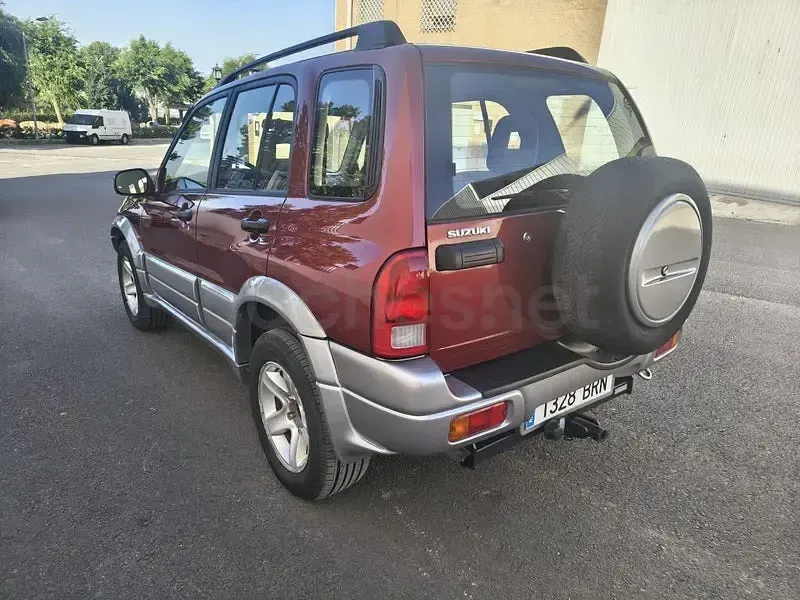 Usado Suzuki Grand Vitara 110 CV (80 kW) 2002 Gris / plata SUV